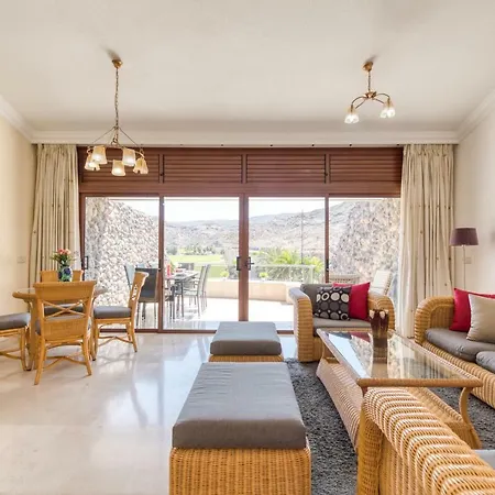 Villa Tauro Topaz