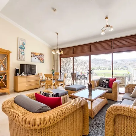 Tauro Topaz Villa *