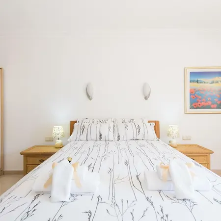 Tauro Topaz Villa