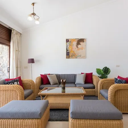 Villa Tauro Topaz *