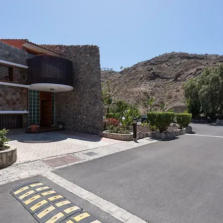 Villa Tauro Topaz